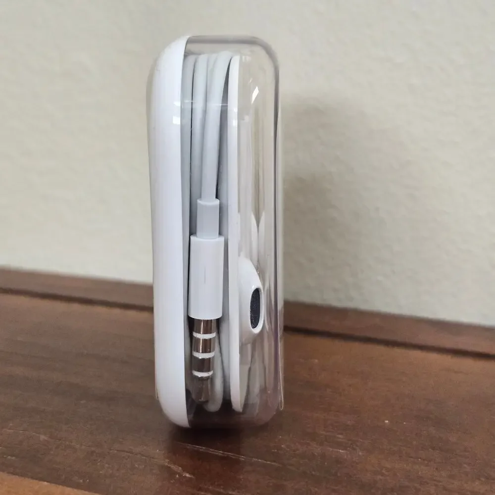 Apple Earpods Wired Jack w/ Microphone Sealed